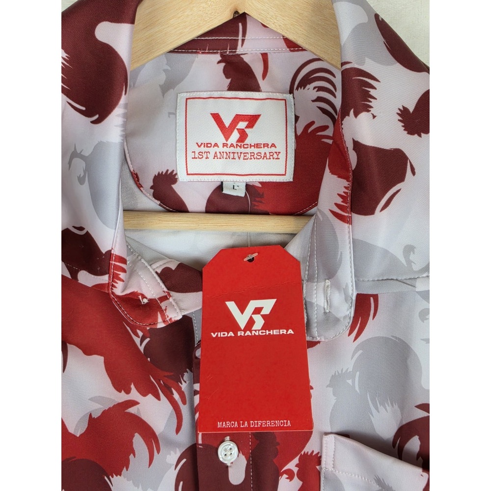 Vida Ranchera Mens Large Performance Polo Red Rooster Print 1st Anniversary NWT - Picture 3 of 9